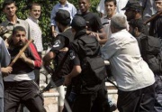 عناصر من قوات الامن.jpg