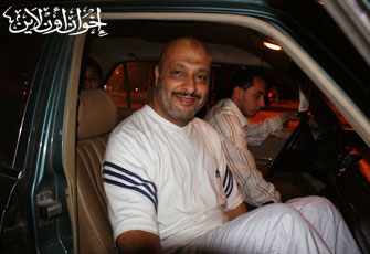 د.اسامة نصر عقب اطلاق سراحه.jpg