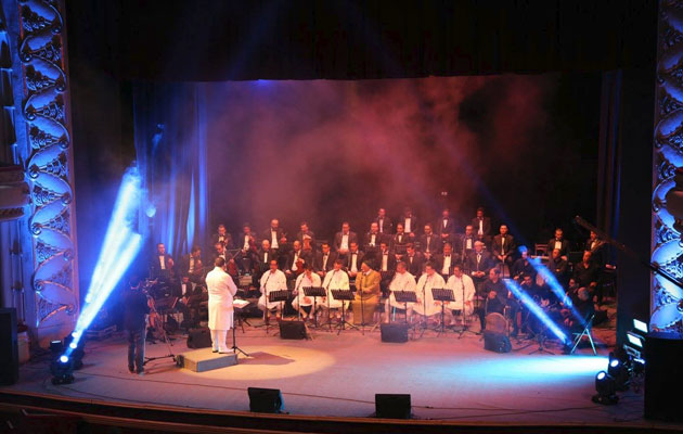 ملف:الشيخ راشد يحضر حفل الفرقة الوطنية للموسيقى بالمسرح البلدي.7.jpg