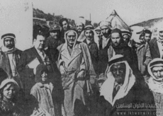 ملف:مشهور-الضامن-وعبد-الله-سلطان-الكليب-وبعد-الرازق-الصالح-المطوع-في-مخيمات-اللاجئين-بالأردن-عام-1952.gif