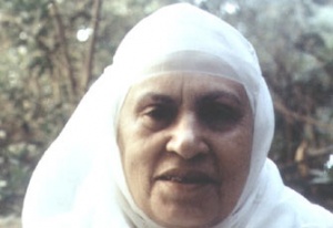 الحاجة زينب الغزالي.jpg
