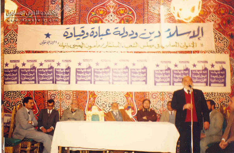 ملف:الأستاذ-مصطفى-مشهورومصطفى-مراد-والحمزة-دعبس-والهضيبي-والدكتور-حلمى-الجزار.jpg