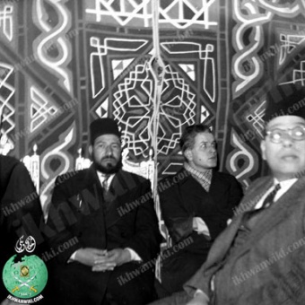 البنا-والسكري-أثناء-اداء-واجب-العزاء.jpg