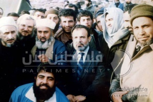 الأستاذ-فتحي-يكن-ويرى-الدويك-والزهار.jpg