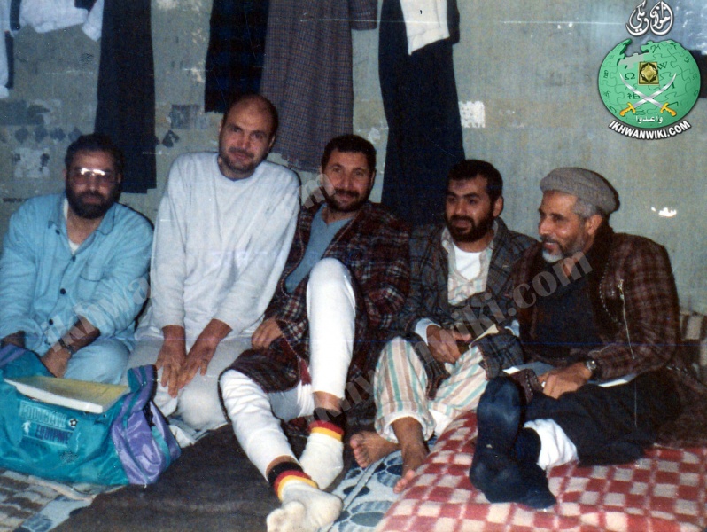 ملف:الدكتور-محمود-عزت-والدكتور-محي-حامد-وتربية-السجون-عام-1996م.jpg