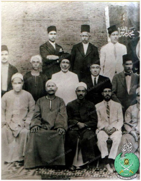 ملف:الإمام-الشهيد-حسن-البنا-وبعض-مجلس-شورى-عام-1930م-الإسماعيلية.jpg