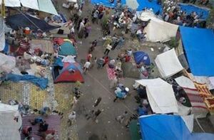 منظمات حقوقية مصرية تزور اعتصام رابعة.jpg
